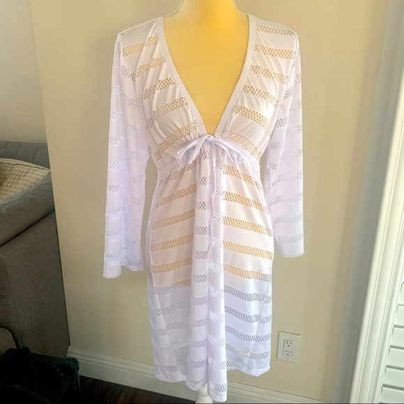 Alexa& Stella Kimono - Picture 5 of 8